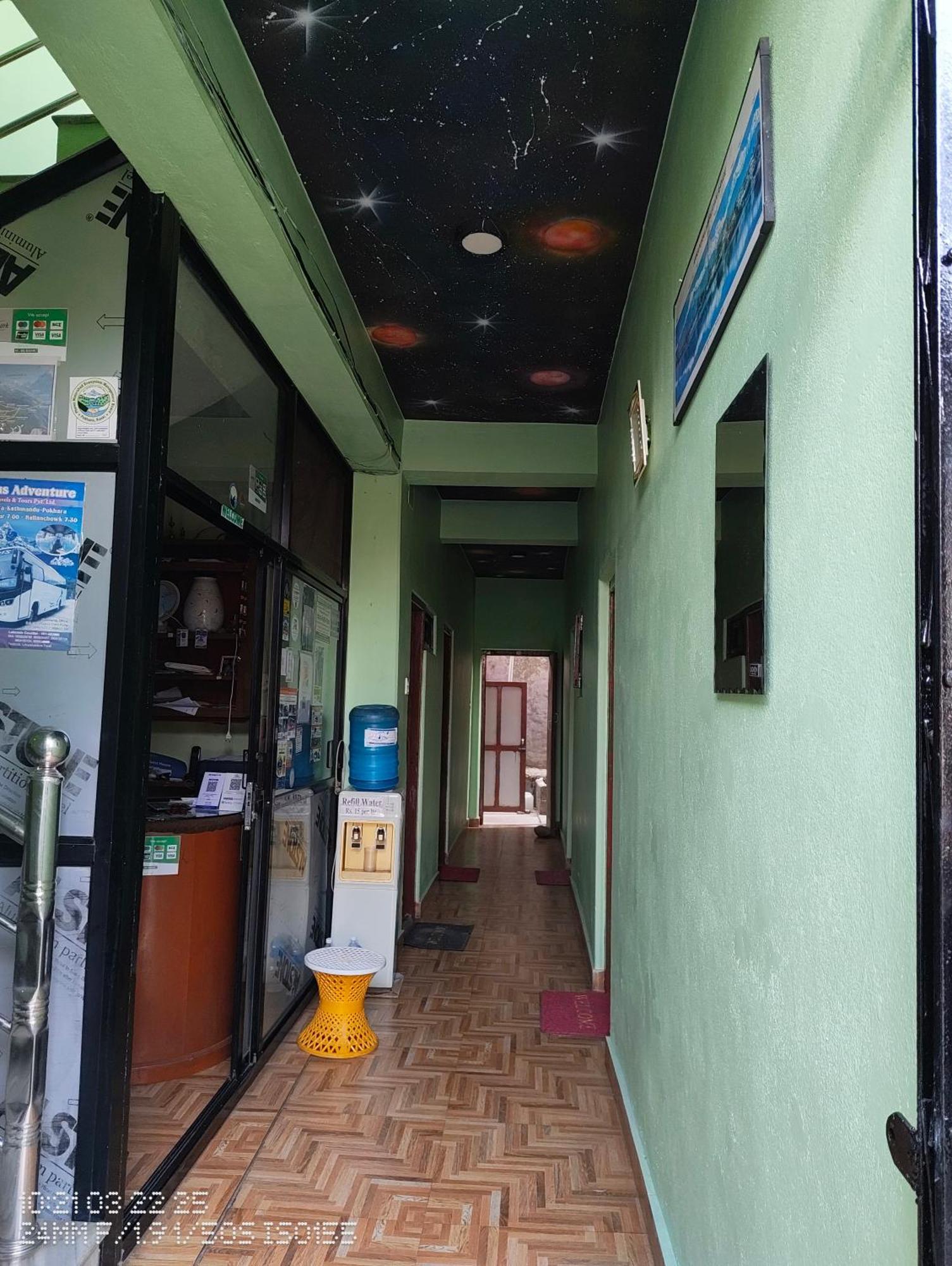 Harry Guest House&Restaurant Pokhara Extérieur photo