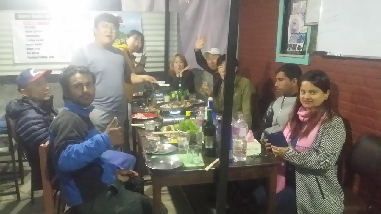 Harry Guest House&Restaurant Pokhara Extérieur photo
