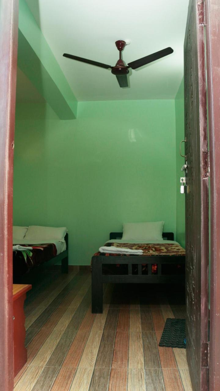 Harry Guest House&Restaurant Pokhara Extérieur photo