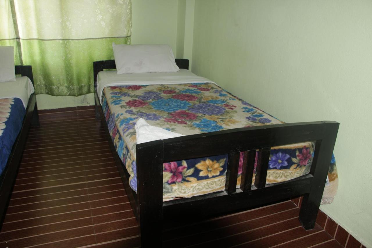 Harry Guest House&Restaurant Pokhara Extérieur photo