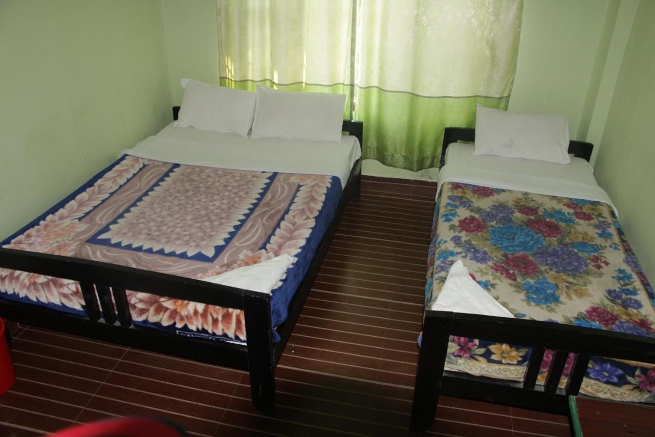 Harry Guest House&Restaurant Pokhara Extérieur photo
